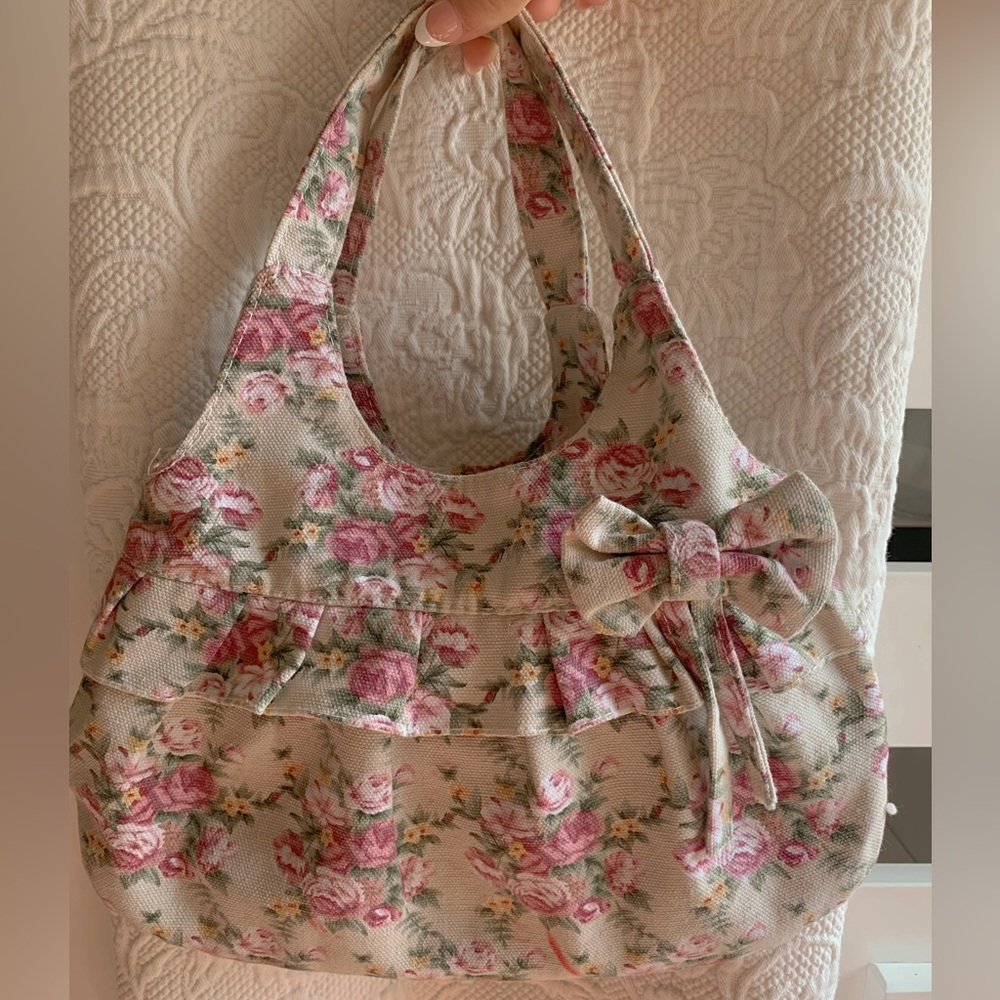 Super cute vintage floral purse🤍